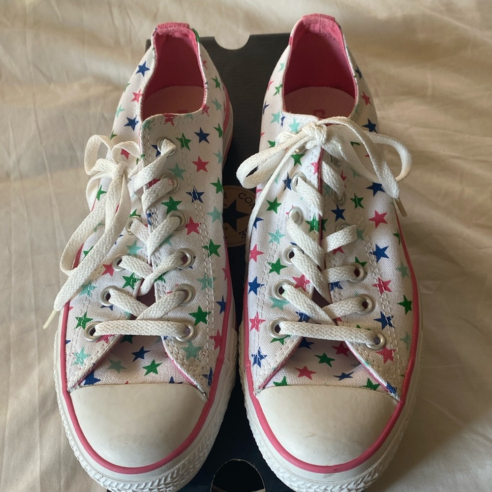 Never Worn Converse All Stars white/pink Repeat Stars. CT Stars OX